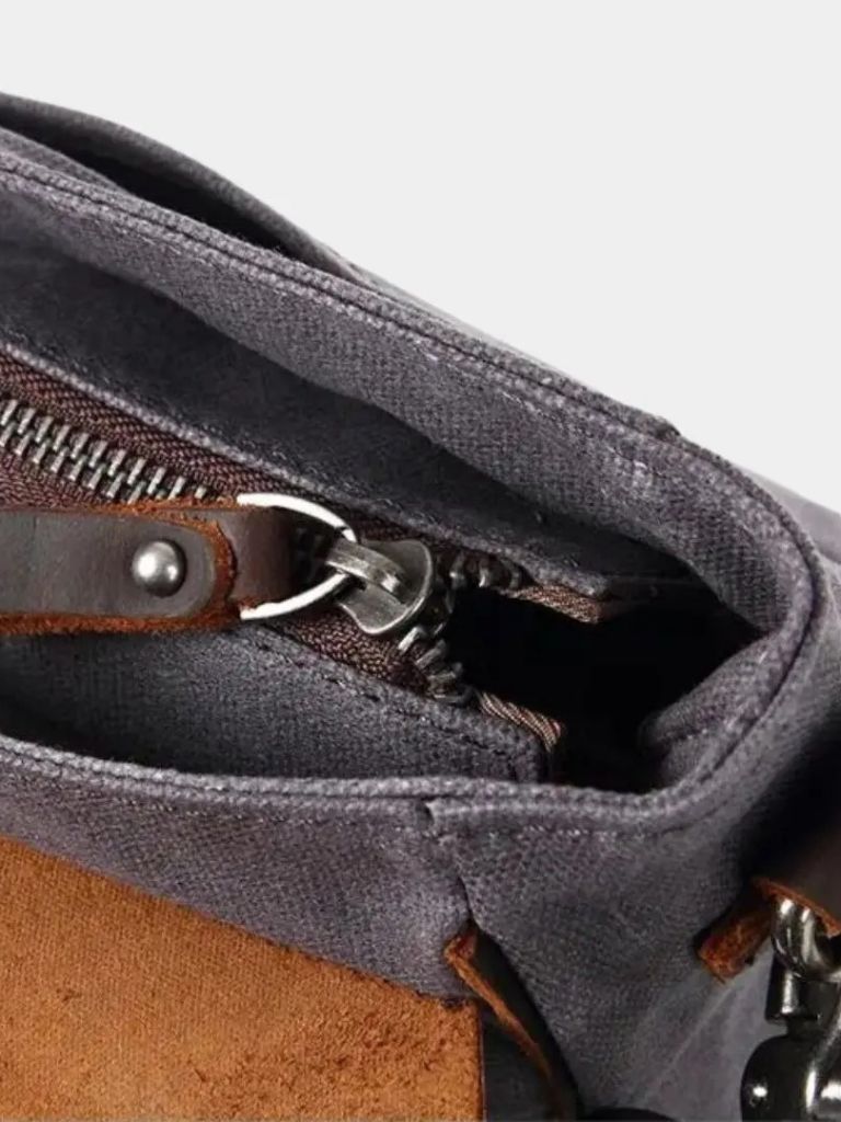 Windsor Messenger Shoulder Bag | Savile & Co.