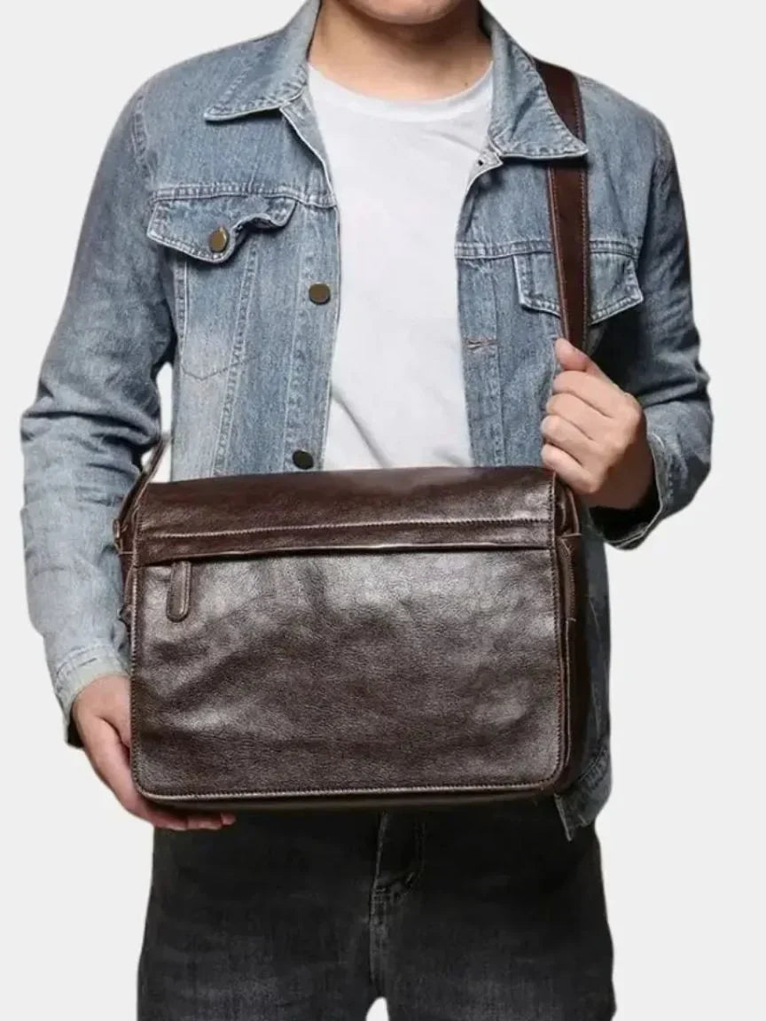 Classic Messenger Leather Bag | Savile & Co.
