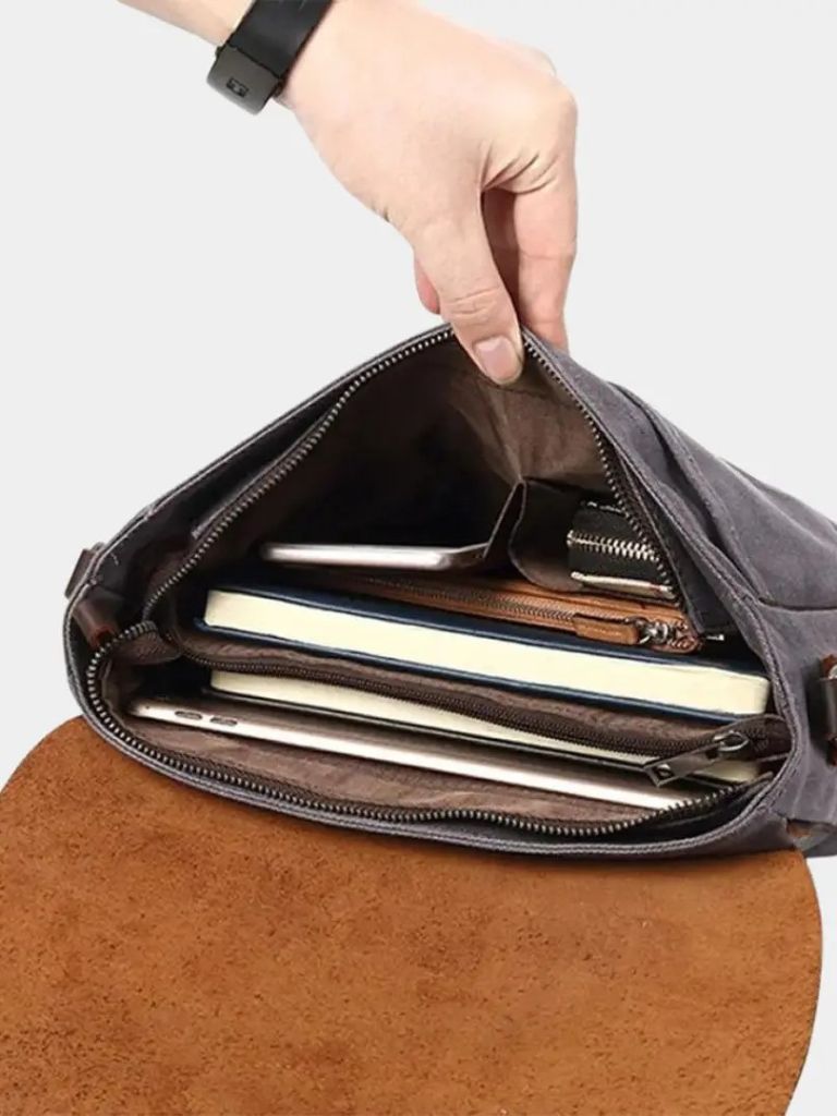 Windsor Messenger Shoulder Bag | Savile & Co.